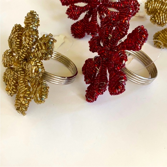 Pottery Barn Set of 4 Beaded Snowflake Napkin Rings - Picture 2 of 6